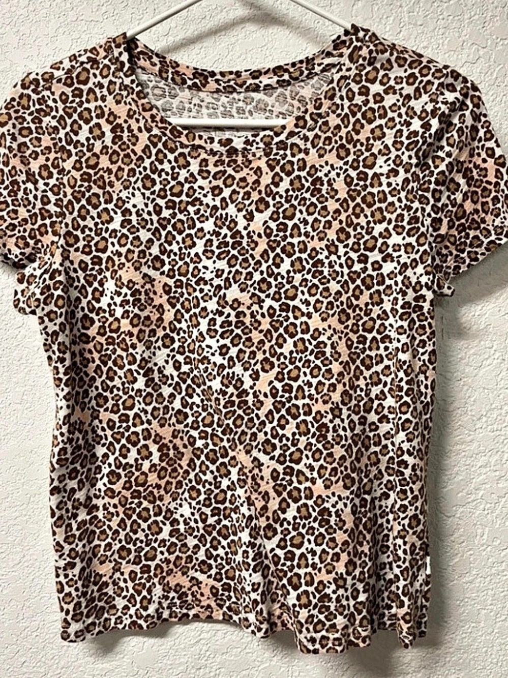 Bobeau Leopard Print Short Sleeve Tee